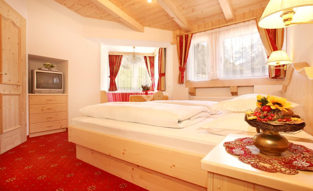 Garni B&B Schenk Σέλβα ντι Βαλ Γκαρντένα Δωμάτιο φωτογραφία