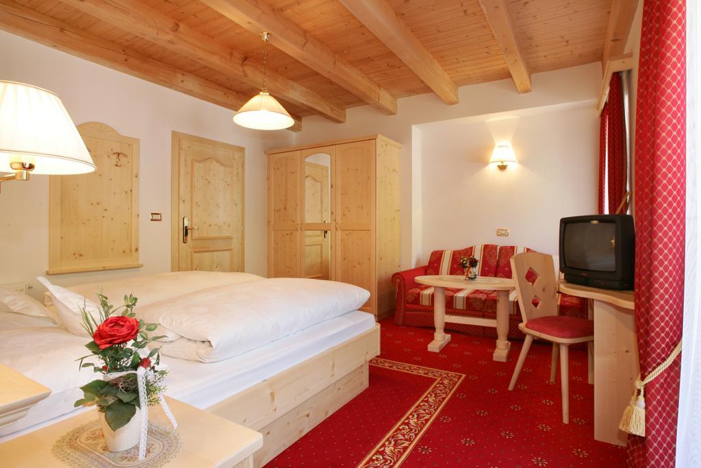 Garni B&B Schenk Σέλβα ντι Βαλ Γκαρντένα Δωμάτιο φωτογραφία